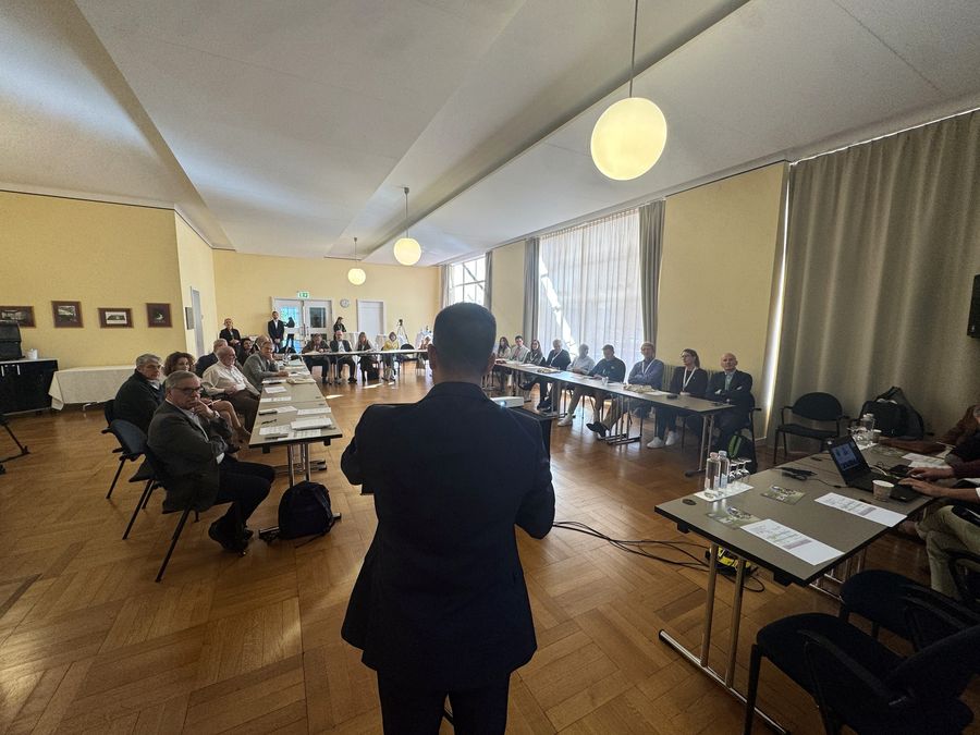 Vor dem Saal